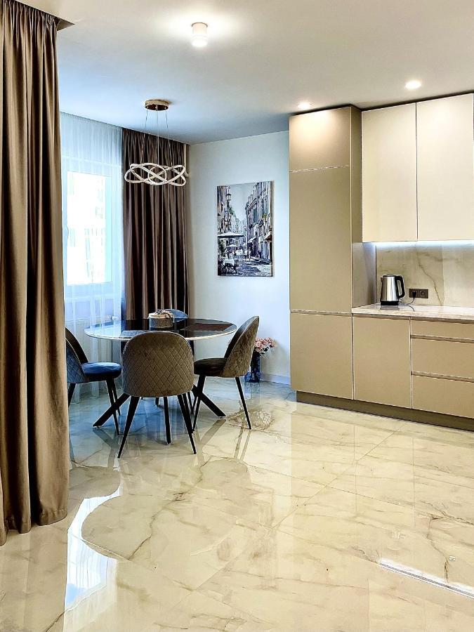 Жк Great Britain Apartment Львов Экстерьер фото